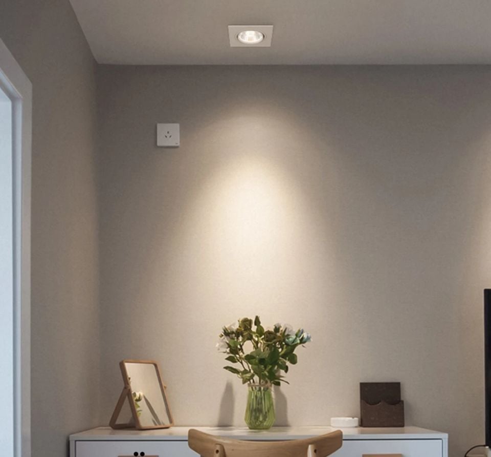 Cata Lion Kare Spot Beyaz Kasa